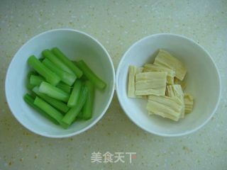猪手扒海参的做法步骤：2