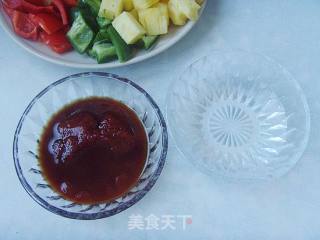 应季水果菜---菠萝咕噜肉的做法步骤：2