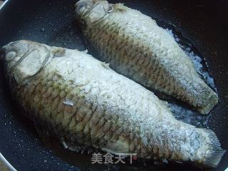 鲫鱼豆腐的做法步骤：2