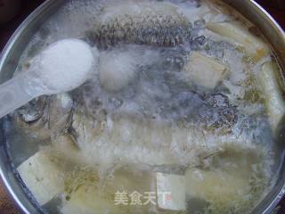 鲫鱼豆腐的做法步骤：2