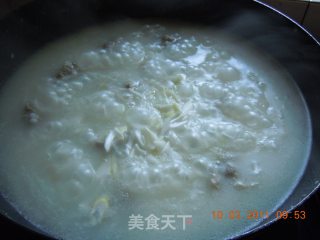 猪骨粥的做法步骤：2
