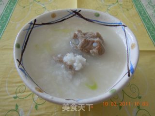 猪骨粥的做法步骤：2