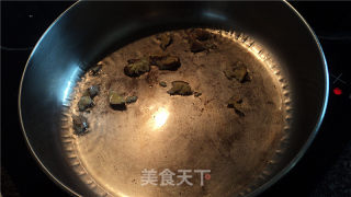 辣炒腊肉豆干的做法步骤：2