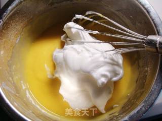 原味戚风蛋糕的做法步骤：4