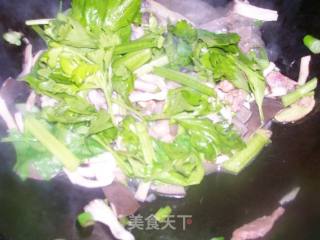 蘑菇炒肉的做法步骤：2