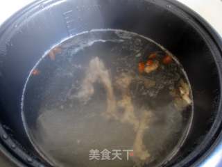当归鸡汤面的做法步骤：3