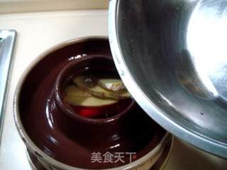家庭小菜、调料一坛做“酸角和泡椒”的做法步骤：2