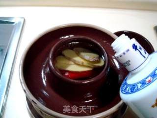 家庭小菜、调料一坛做“酸角和泡椒”的做法步骤：2