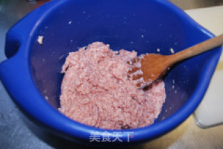 猪肉玉米馅饺子的做法步骤：2