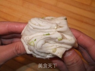 香葱花卷的做法步骤：2