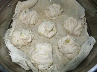 香葱花卷的做法步骤：2
