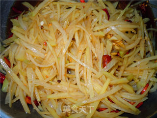 玉米粥+凉拌土豆丝的做法步骤：2