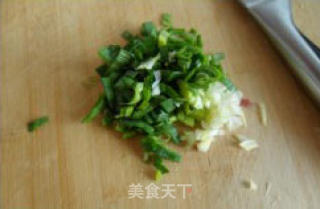 节后减肥菜---蒜拌莴笋的做法步骤：2