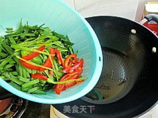 家常小炒菜----韭菜炒豆腐的做法步骤：4