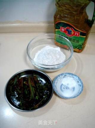 美味饮酒小吃“炸香椿小面鱼”的做法步骤：2