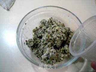 美味饮酒小吃“炸香椿小面鱼”的做法步骤：2