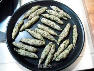 美味饮酒小吃“炸香椿小面鱼”的做法步骤：2