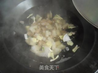 萝卜排骨汤的做法步骤：2