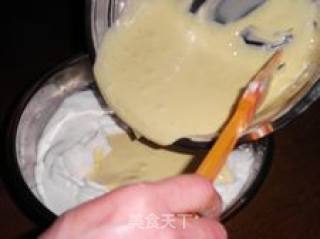 初学者必读----牛奶戚风蛋糕的做法步骤：3