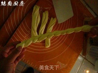 自制健康鲜奶麻花的做法步骤：2