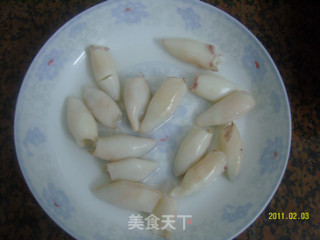 【豉香酿鱿鱼】的做法步骤：2