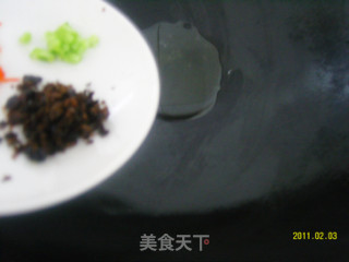 【豉香酿鱿鱼】的做法步骤：2