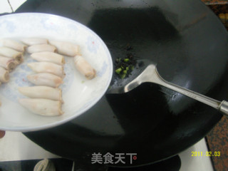 【豉香酿鱿鱼】的做法步骤：2