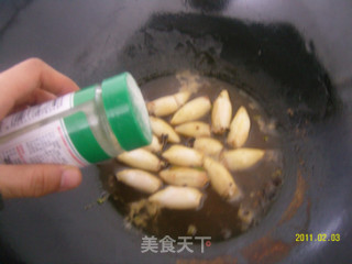 【豉香酿鱿鱼】的做法步骤：2