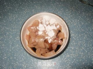 麻辣鸡丁的做法步骤：2