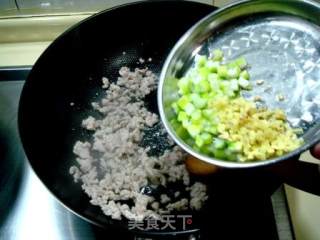 家常菜“鸡腿菇炒芽豆”的做法步骤：2