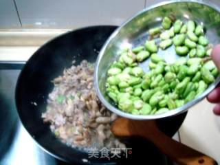 家常菜“鸡腿菇炒芽豆”的做法步骤：2