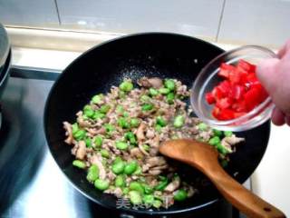 家常菜“鸡腿菇炒芽豆”的做法步骤：2