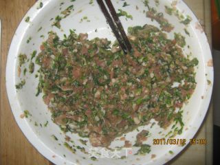 荠菜虾皮馄饨的做法步骤：2