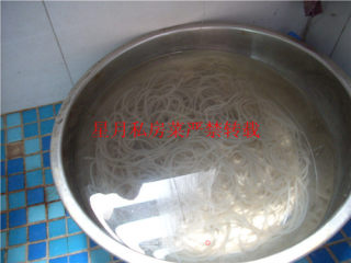 星月私房菜--白斩鸡的做法步骤：2