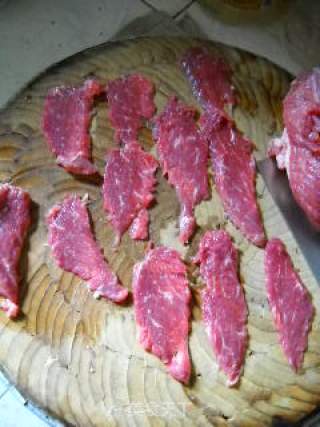微波金针牛肉卷的做法步骤：3