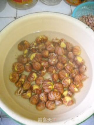 花生栗子焖牛腩的做法步骤：3