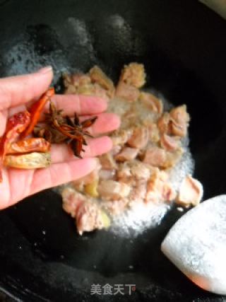 花生栗子焖牛腩的做法步骤：3