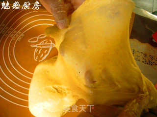 无黄油胡萝卜蜜红豆小面包的做法步骤：2