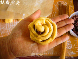 无黄油胡萝卜蜜红豆小面包的做法步骤：2