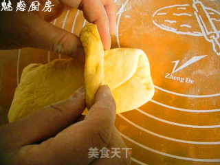 无黄油胡萝卜蜜红豆小面包的做法步骤：2