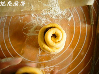 无黄油胡萝卜蜜红豆小面包的做法步骤：2