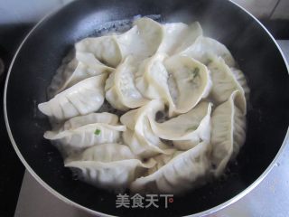 脆皮煎饺的做法步骤：2
