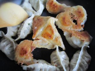 脆皮煎饺的做法步骤：2