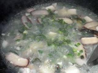 家常开胃羹-----豆腐花菇肉丝羹的做法步骤：4