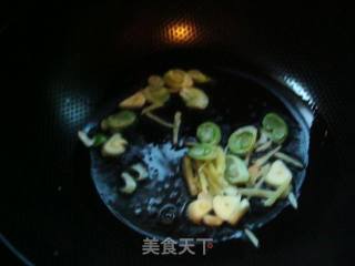 番茄卷心菜的做法步骤：3