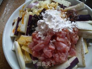 肉碎豆瓣蒸茄子的做法步骤：3