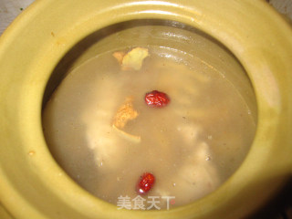 春季养生汤——鸡翅羊胎盘汤的做法步骤：2