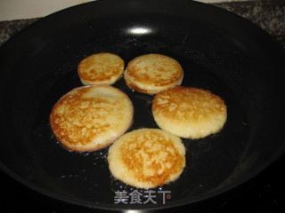 小方法煎出又圆又好看的土豆饼的做法步骤：2