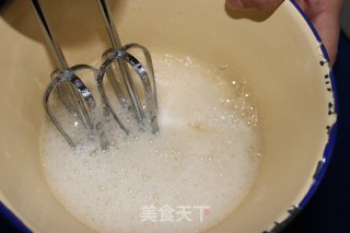 奶香四溢天使蛋糕的做法步骤：2