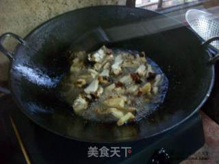 家常菜肴@@蒜苗炒烧肉的做法步骤：4